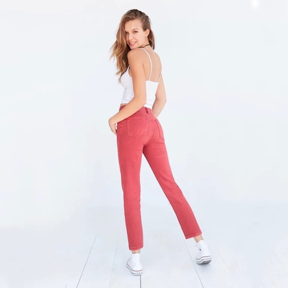 BDG‎ Red Wash Girlfriend Monochrome High Rise Crop Jeans Size 24 - Picture 2 of 8